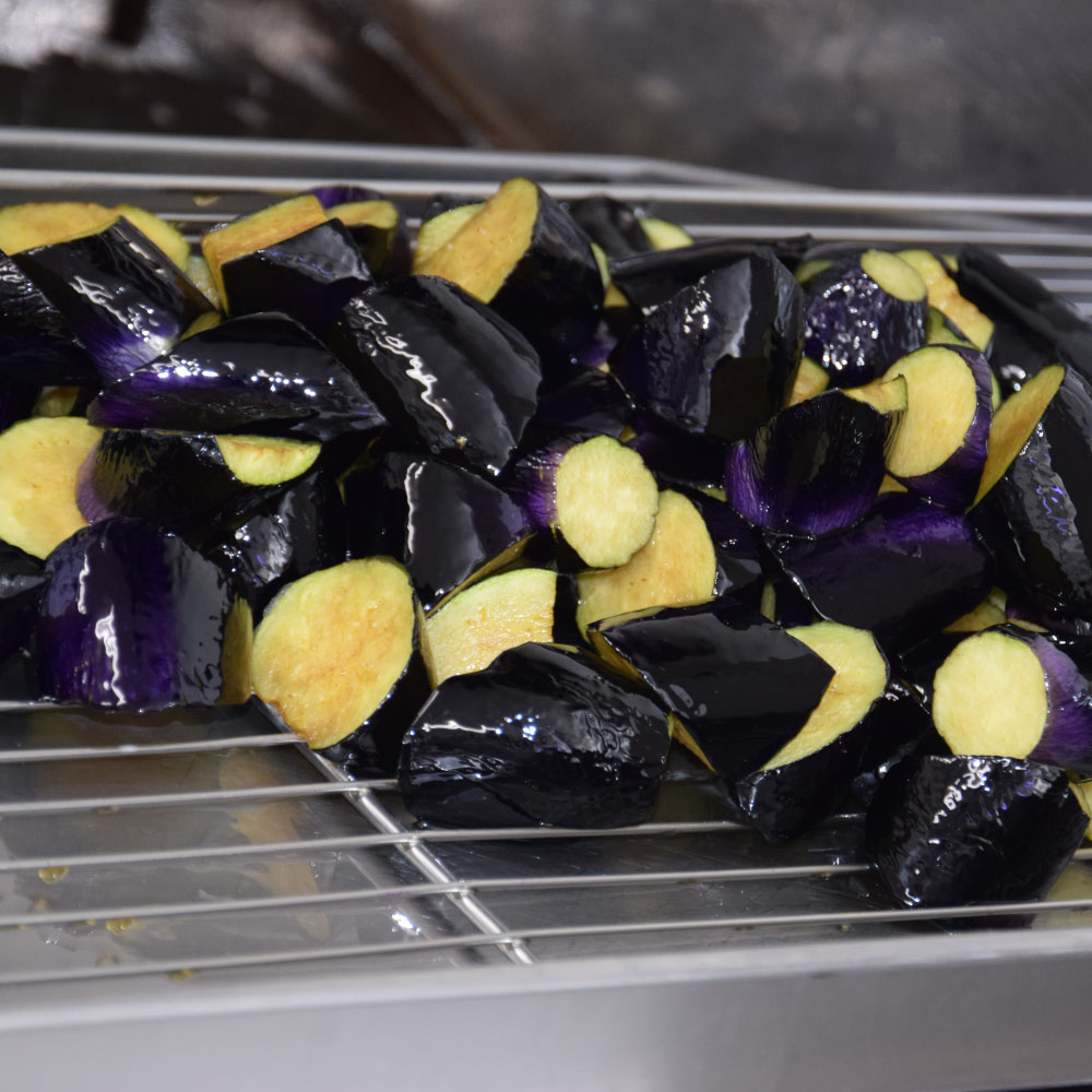 【ふるさと納税】ナスを揚げただけなのに10kg 10キロ なす 茄子 なすび 野菜 国産 おかず お弁当 カット野菜 夏野菜 淡色野菜 惣菜 レンジアップ アレンジレシピ 美味しい おすすめ 食品 冷凍 配送 高知 芸西村 ふるさとのうぜい 故郷納税 返礼品 29000円 人気 ランキング - 画像3