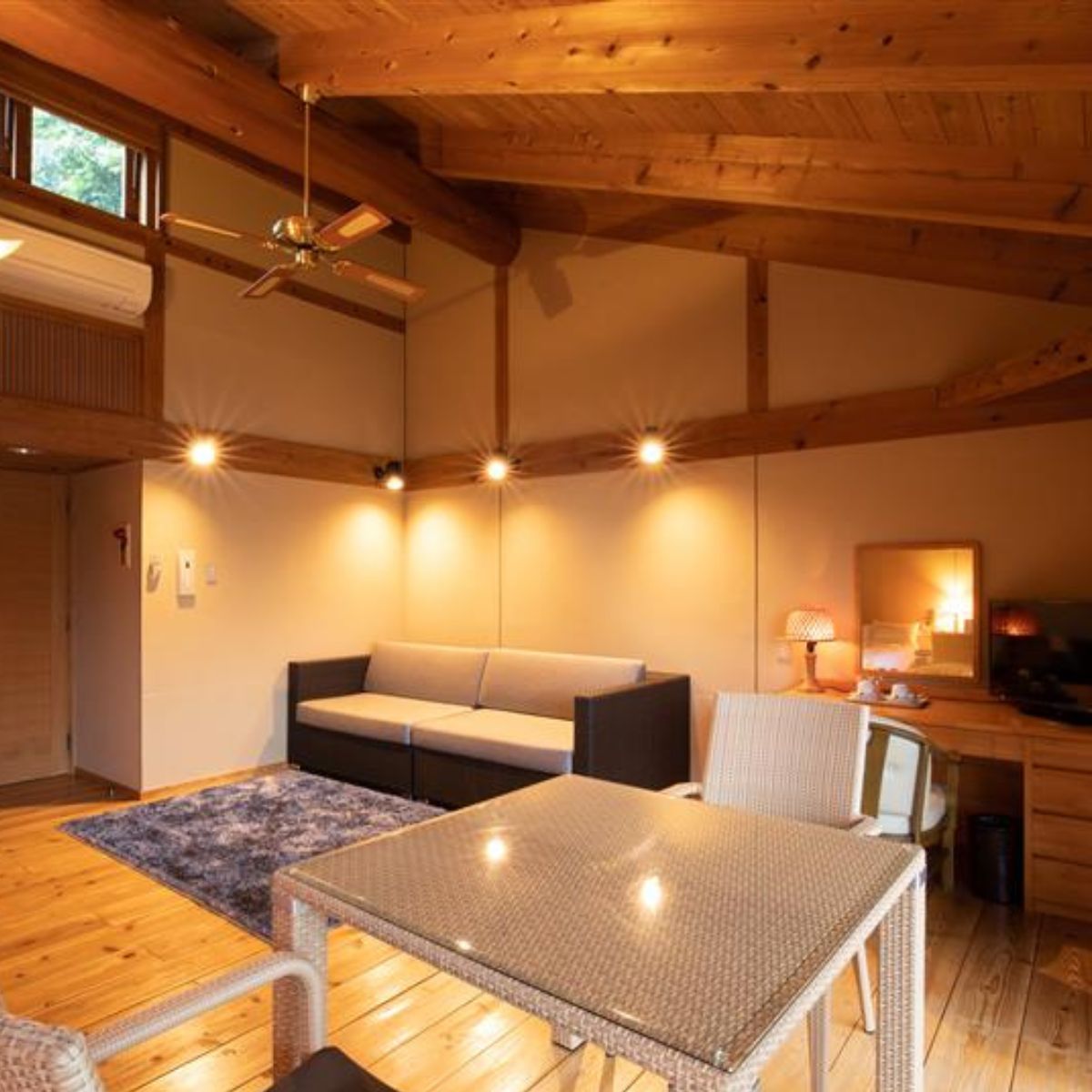 【ふるさと納税】 中津渓谷 ゆの森 コテージ ペア 宿泊素泊まりプラン コテージ 宿 夫婦 カップル 家族 旅行 記念日 誕生日 温泉 紅葉 桜 星空 宿泊券 旅行券 食事 四国 高知 レストラン ふるさと 仁淀川町 - 画像2