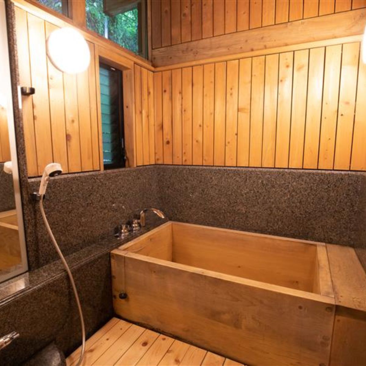 【ふるさと納税】 中津渓谷 ゆの森 コテージ ペア 宿泊素泊まりプラン コテージ 宿 夫婦 カップル 家族 旅行 記念日 誕生日 温泉 紅葉 桜 星空 宿泊券 旅行券 食事 四国 高知 レストラン ふるさと 仁淀川町 - 画像3