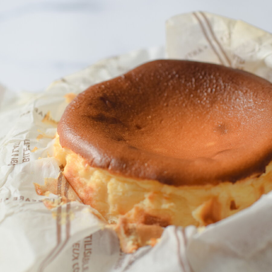 【ふるさと納税】濃厚 バスクチーズケーキ 12cm｜ご褒美 スイーツ ギフト 贈り物 クリーミー しっとり チーズ ケーキ 甘さ控えめ 絶品 洋菓子 デザート 大人 人気 手作り 濃厚チーズケーキ 高知県 大月町 - 画像3