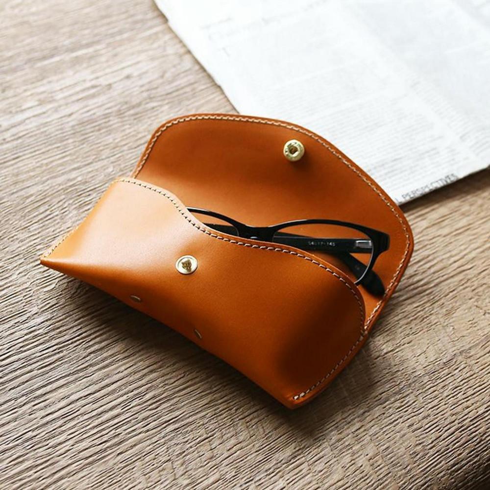 【ふるさと納税】フラップメガネケース＜カラー選択可能＞【福岡市内製造】 | 革製品 レザーグッズ 雑貨 日用品 おすすめ 送料無料 サムネイル3