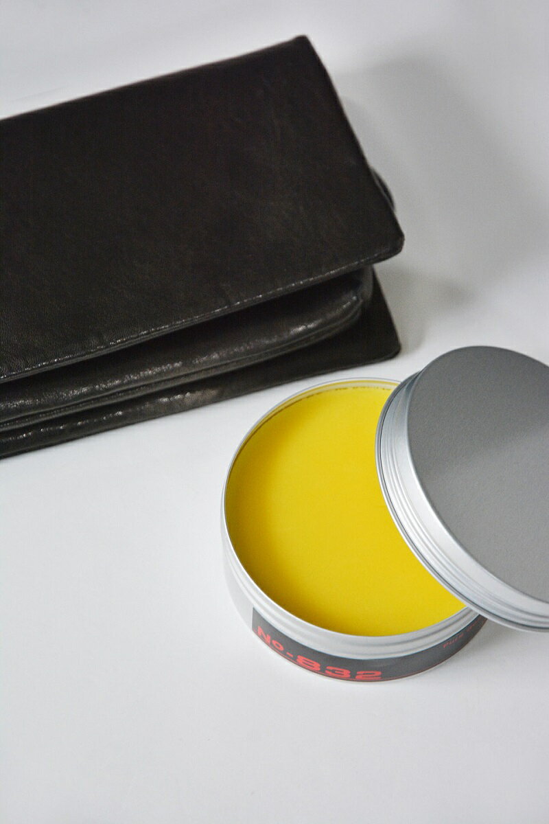 【ふるさと納税】ワックス 100ml×1個 日本蜜蜂 希少 微香性 馬油 天然原料100% みつろう 革製品 合皮 家具 保湿 保護 艶出し 光沢 ツヤ 蘇る 撥水性 メンテナンス お手入れ フローラル調 お取り寄せ 福岡県 久留米市 送料無料 サムネイル3