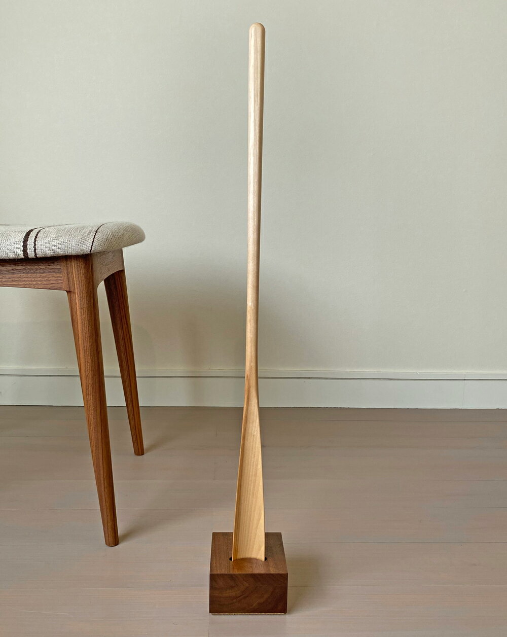 【ふるさと納税】靴べら＆スタンド セット 1個 L700×D40×T23mm 靴ベラ ウォールナット バーチ 木製 ロング おしゃれ インテリア 柳川市 送料無料 サムネイル2