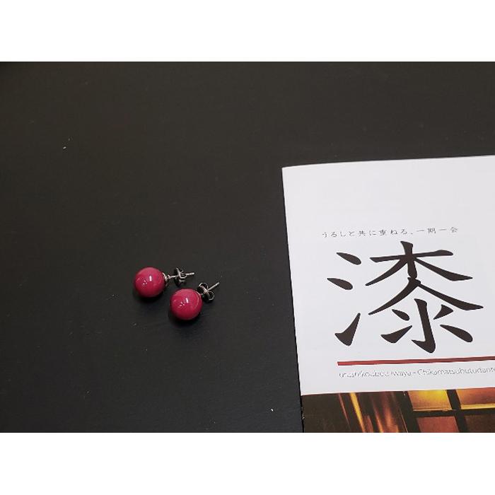 【ふるさと納税】【ギフト用】【本漆塗り】漆ピアス(ピンク)10ミリ玉《イヤリング可》 アクセサリー 装飾品 上品 艶感 軽量 オシャレ 職人技 伝統工芸 桃色 和装 洋装 サムネイル2