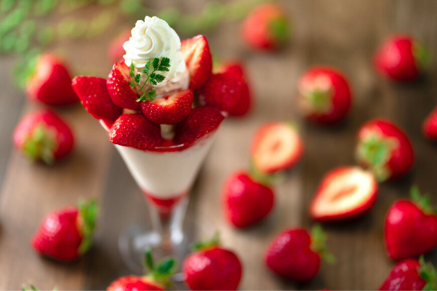 【ふるさと納税】 【期間限定発送】甘酸っぱい！酸味と甘味を楽しむ苺 福岡限定生産【冬】あまおう 2パック [南国フルーツ 福岡県 筑紫野市 21760092] 苺 いちご イチゴ フルーツ 果物 くだもの 冷蔵 サムネイル2