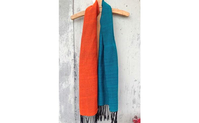 【ふるさと納税】ito to iro 手染め・手織り仕上「ストール」 ターコイズグリーン×オレンジ・バイカラー（ツイル織り） ファッション小物 サムネイル3