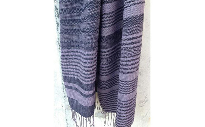 【ふるさと納税】ito to iro 手染め・手織り仕上「ストール」 ゴバイシグレー×ブラック・変化織り（大判）A 冬物 ファッション小物 サムネイル3