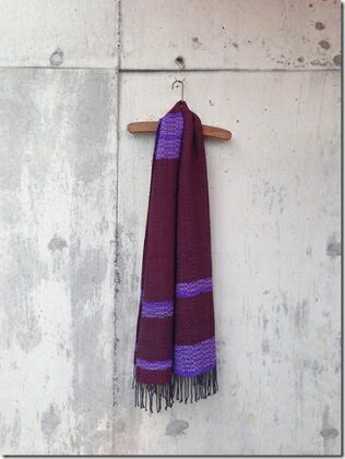 【ふるさと納税】ito to iro 手染め・手織り仕上 メリノウール100％ クラックル織りストール ファッション小物 サムネイル3