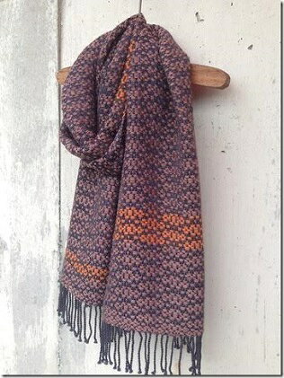 【ふるさと納税】ito to iro 手染め・手織り仕上 メリノウール100％ クラックル織りストール【B】 ファッション小物 サムネイル2