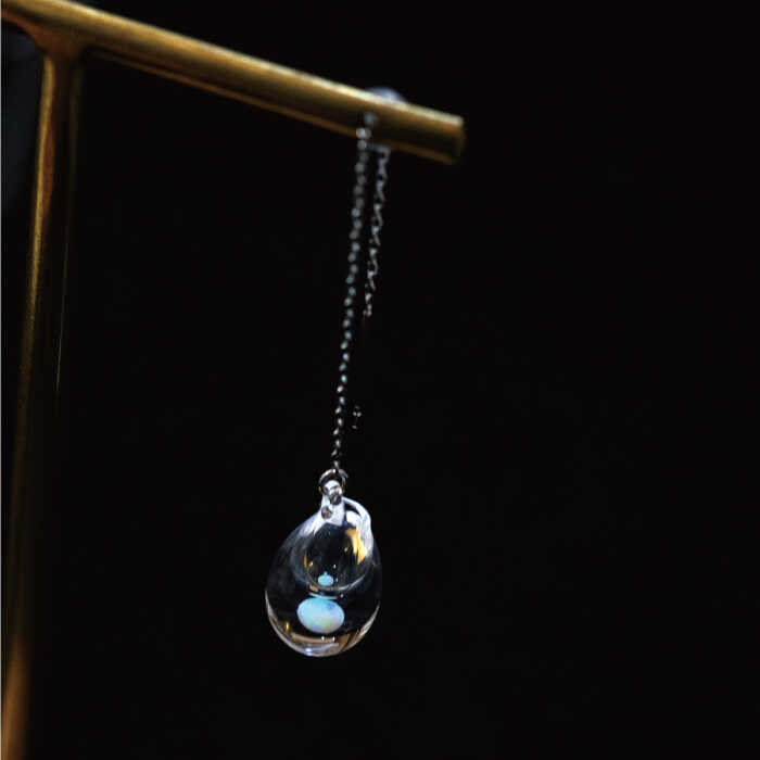 【ふるさと納税】moonアロマチェーンピアス しずく/アイス Pt850（プラチナ） [ADB029] 100000円 10万円 サムネイル3