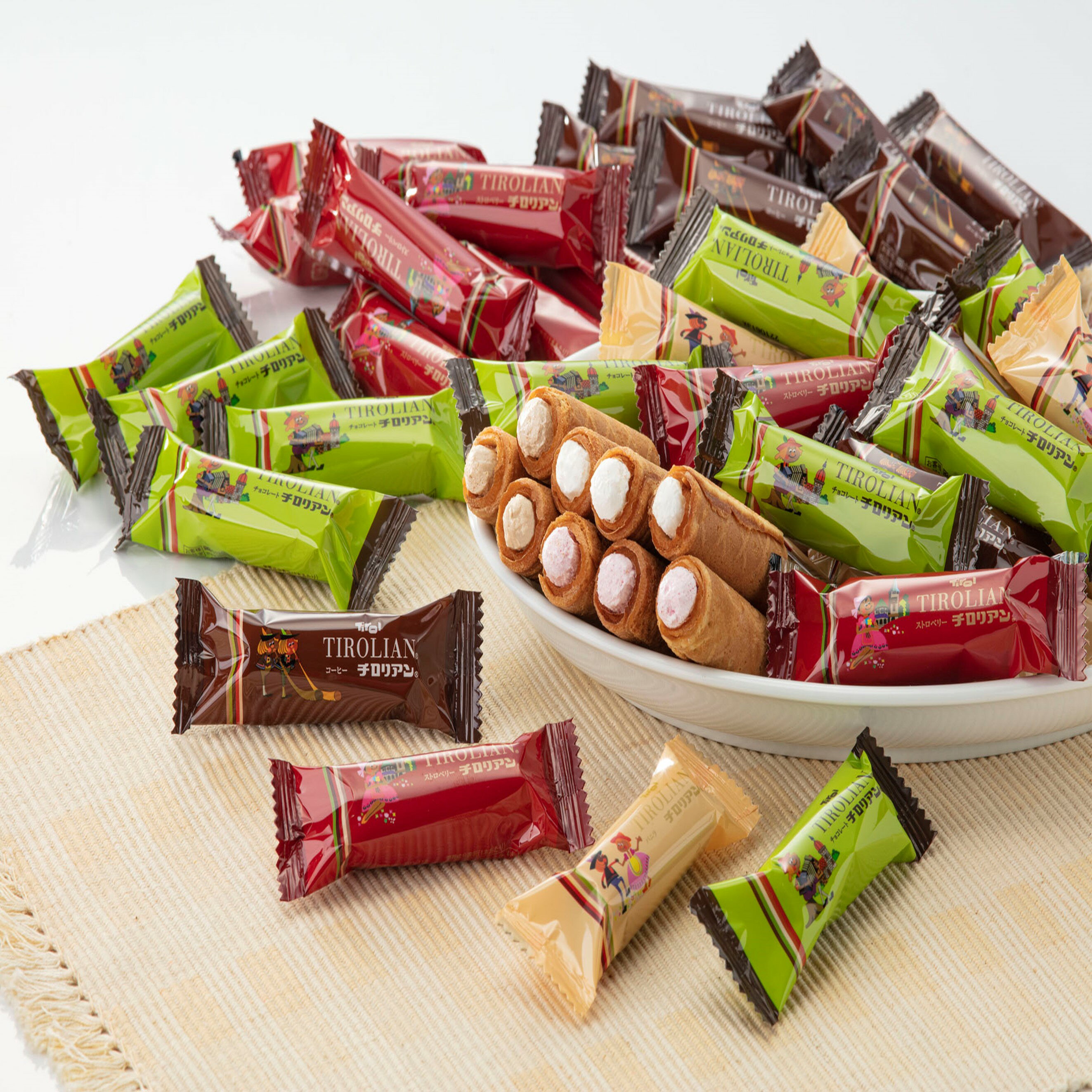 【ふるさと納税】チロリアンパーティーボックス ロールクッキー お菓子 福岡銘菓 7種 詰め合わせ セット.AC121 - 画像2