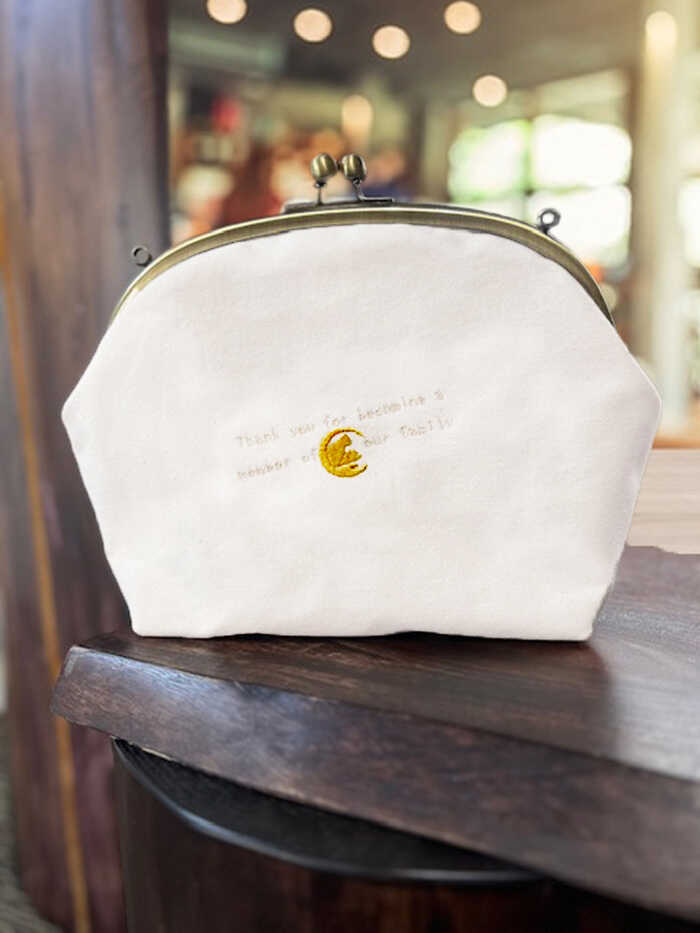 【ふるさと納税】 動物愛護 倉敷帆布 がま口バッグ くろねこ 生成 吉富町/猫山商事[BGBE009] がま口 がまぐち ポーチ カードケース 小銭入れ キーケース 小物入れ ハンドメイド 雑貨 アニマル 動物保護 保護猫 保護犬 かわいい 人気 おすすめ サムネイル2