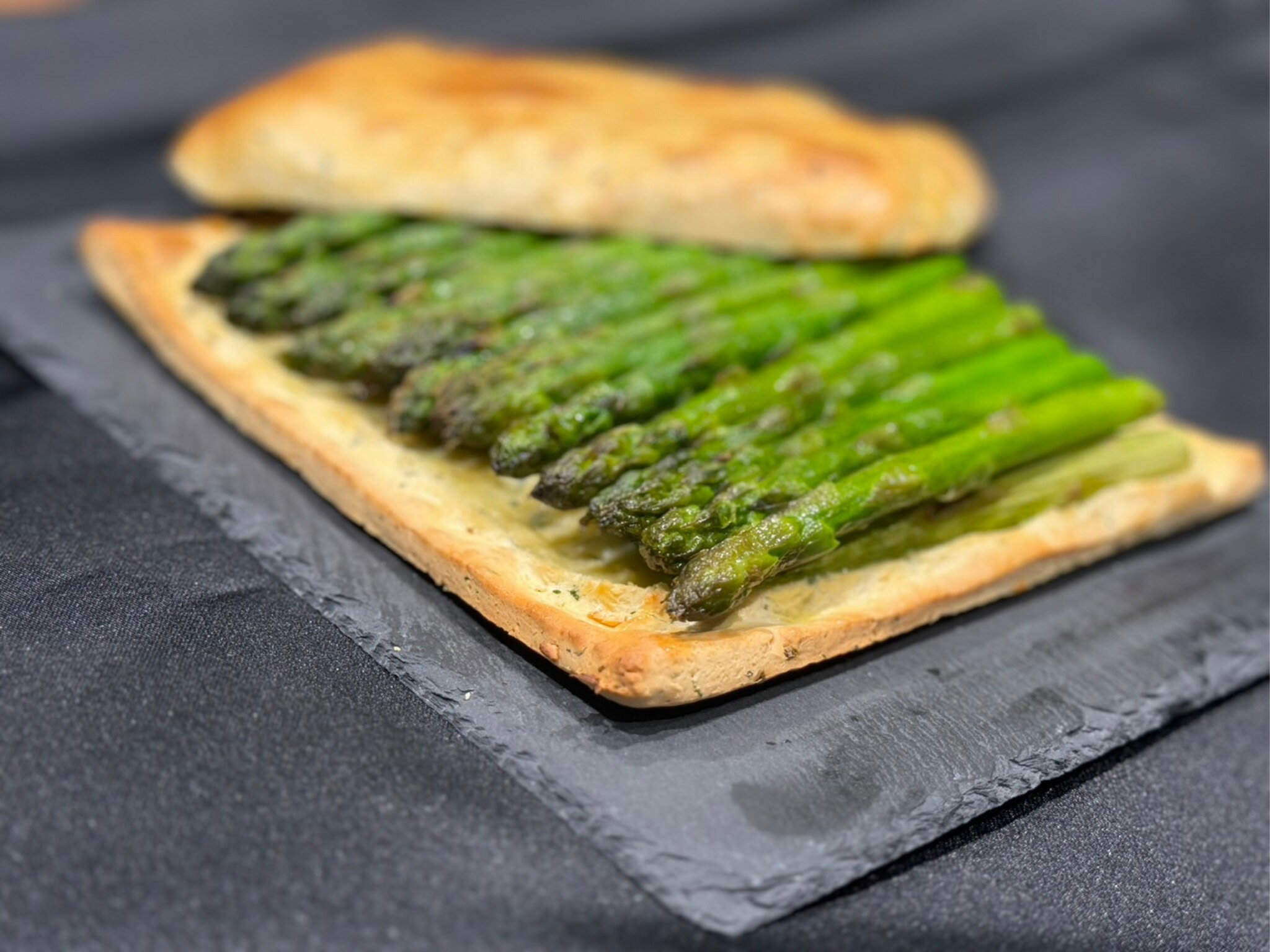 【ふるさと納税】【先行受付　令和8年3月より順次発送】野菜ソムリエサミット 2024年3月度『金賞』受賞 《梅村農園のアスパラガス》500g 1kg 定期便 1kg×4回 - 画像2