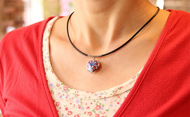 【ふるさと納税】有田焼花唐草紋様ハート型ペンダント 有田焼アクセサリー二宮閑山 A10-44 サムネイル2