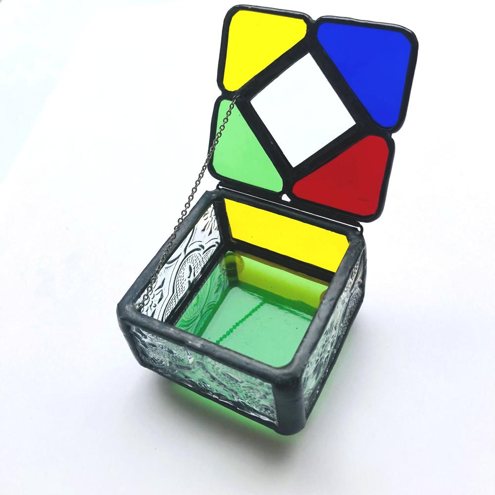 NAGASAKI☆ジュエリーボックス（小）縦5cm×横5cm×高さ2.5cm ステンドグラス ガラス ステンドガラス ガラス細工 硝子 アクセサリーボックス 小物入れ 長崎 九州 国産 長崎県 長崎市 送料無料