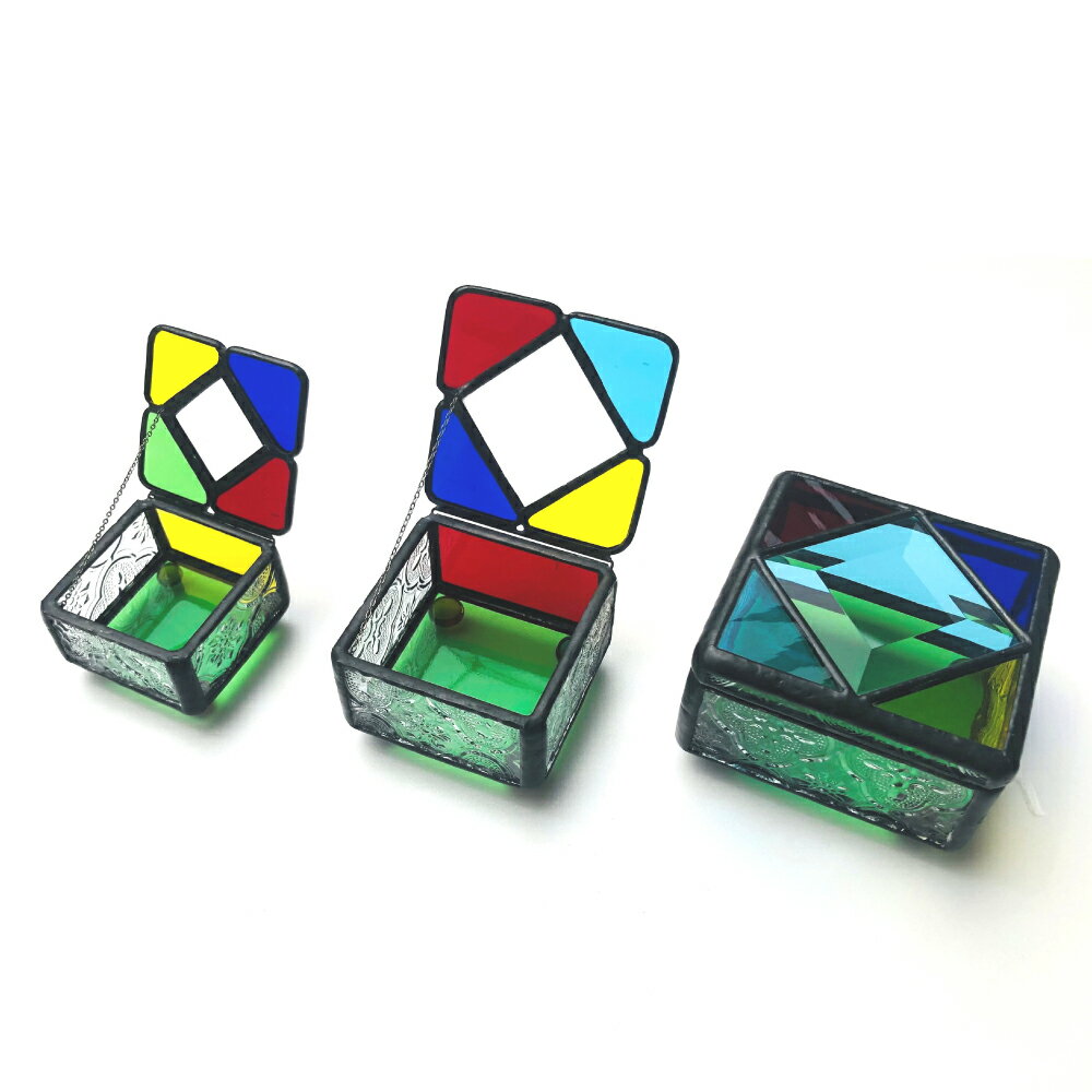【ふるさと納税】ジュエリーボックス 大 1個 ステンドガラス ジュエリーケース アクセサリー 入れ物 ファッション 小物 ギフト 贈り物 プレゼント 長崎県 長崎市 送料無料 サムネイル3