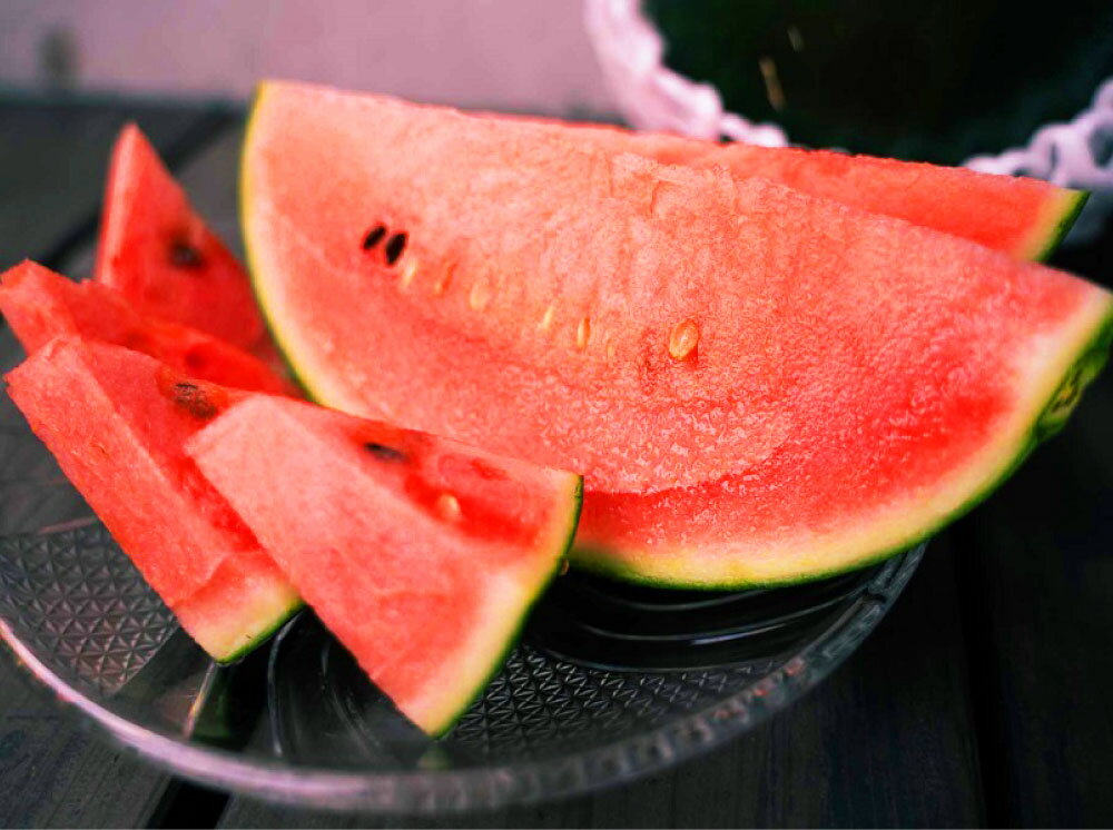 【ふるさと納税】 小玉スイカ 2Lサイズ以上 2玉入り スイカ 西瓜 フルーツ 果物 くだもの 果実 おやつ 植木町 熊本県 国産 常温 送料無料 【2026年7月上旬～下旬迄発送予定】 サムネイル2