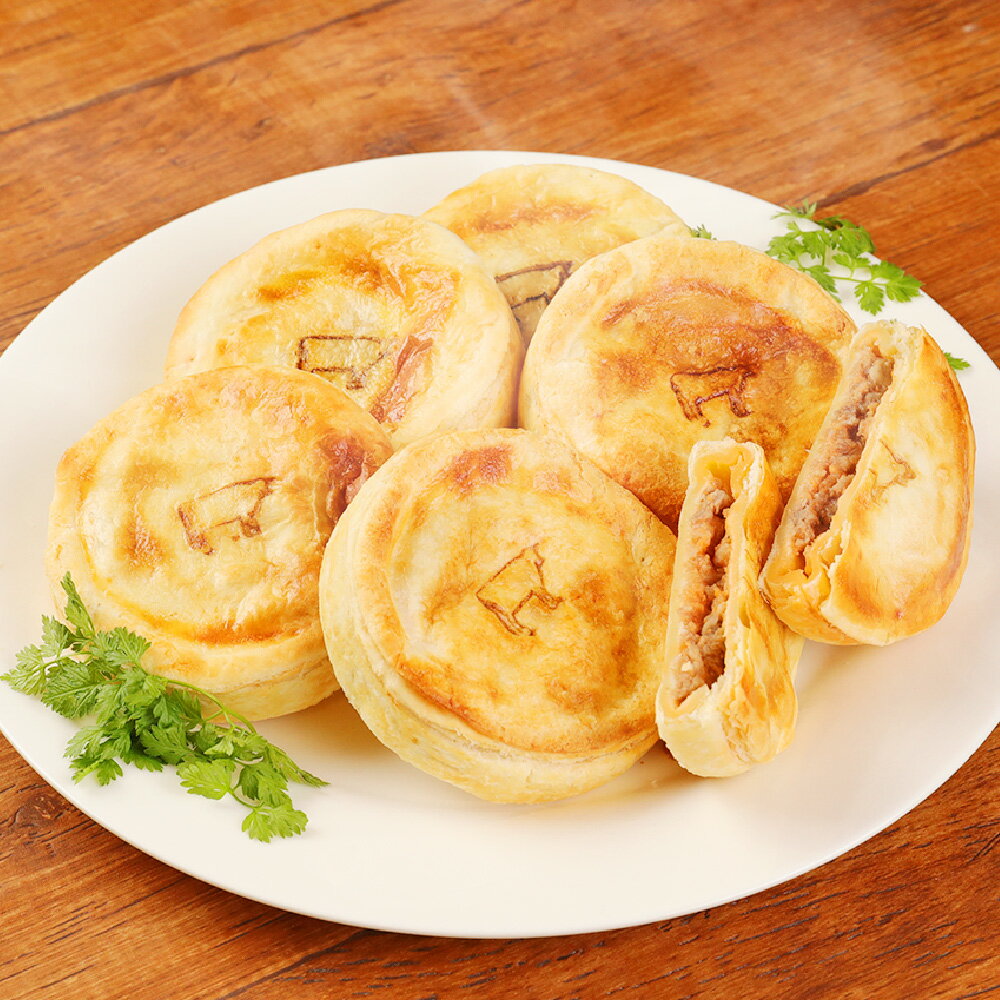 【ふるさと納税】 無添加パイ あか牛ミートパイ 6個 パイ ミート お肉 手包み お菓子 焼き菓子 おやつ 軽食 国産牛 あか牛 本格 長期保存可能 保存 冷凍 送料無料 - 画像2