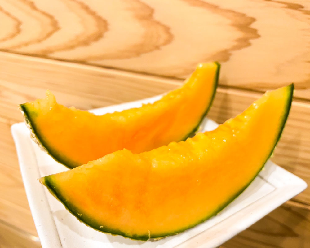 【ふるさと納税】まるで果物の王様！ 贅沢メロン（熊本県産）2玉 セット メロン 果物 くだもの フルーツ 常温 贈答 ギフト 熊本県 熊本市送料無料【2026年4月下旬～2026年6月上旬迄発送予定】 サムネイル3