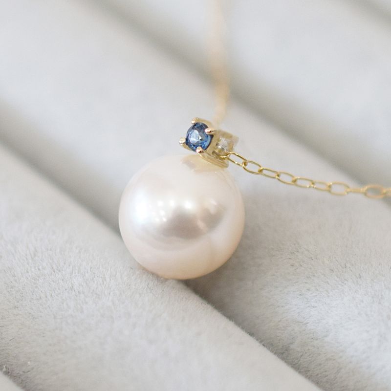 【ふるさと納税】あこや真珠 ペンダント ネックレス 8mm - 8.5mm ホワイトピンク 本真珠 誕生石 9月 サファイヤ 半貴石 選べる 金具素材 K10YG K10WG イエローゴールド ホワイトゴールド 品質保証書 ジュエリーケース 真珠てりクロス お取り寄せ 熊本県 天草市 送料無料 サムネイル2