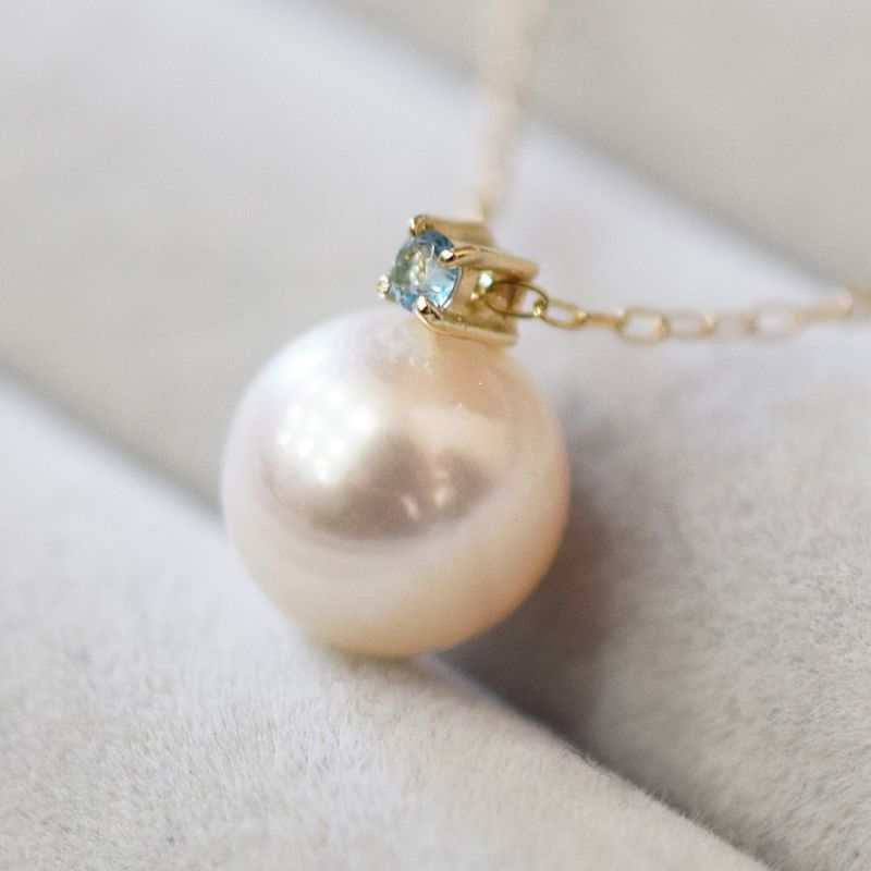 【ふるさと納税】あこや真珠 ペンダント ネックレス 8mm - 8.5mm ホワイトピンク 本真珠 誕生石 11月 ブルートパーズ 半貴石 選べる 金具 K10YG K10WG イエローゴールド ホワイトゴールド 品質保証書 ジュエリーケース 真珠てりクロス お取り寄せ 熊本県 天草市 送料無料 サムネイル2