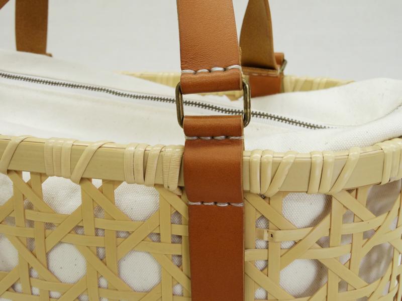 【ふるさと納税】【別府竹細工】受注生産品 かごバッグ 八つ目 編み 幅広 バッグ 竹細工 内布 付き 取り外し 可能 手提げ 持ち手 厚手 レザー製 手が痛くなりにくい おしゃれ 工芸品 大分県 別府市 お取り寄せ 送料無料 おうち サムネイル3