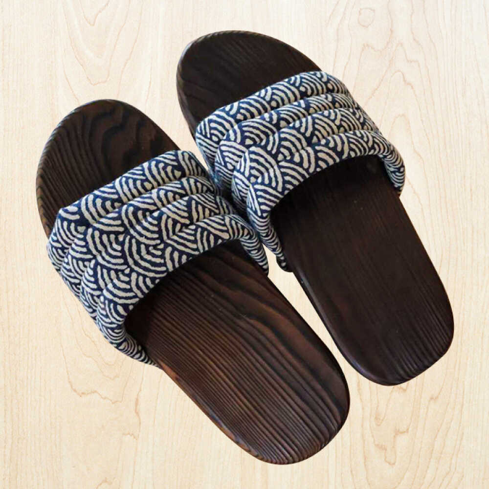 【ふるさと納税】【選べるサイズ】日田下駄杉 (ムーン) 2色2足セット　日田市 / 月隈木履工業所　日田杉 外履き サンダル[ARBJ016] サムネイル3