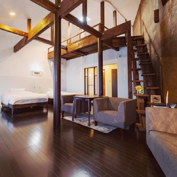 【ふるさと納税】【平日限定】由布院蔓蕩蒼「蔓-つる」天然温泉内風呂付き1泊2食ペア宿泊券　 | 宿泊券 天然温泉 宿泊 旅行 トラベルクーポン チケット ペア トラベル 観光 ホテル 旅 蔓蕩蒼 1泊2日 2名 人気 お礼の品 湯布院 由布院 ゆふいん - 画像3