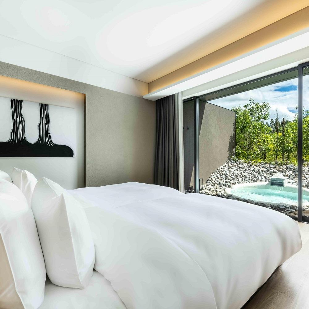 ENOWA ご宿泊ペア招待券（1泊2食付）Hotel stay　【GW、お盆、年末年始等ご利用不可日有】＜2023年6月8日開業＞ | 大分県 由布市 九州 支援 エノワ 宿泊券 旅行券 宿泊 旅行 トラベルクーポン チケット ペア 観光 ホテル 旅 温泉 湯布院 由布院