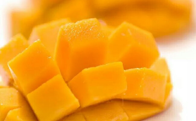 【ふるさと納税】【2026年発送】マンゴー 太陽のタマゴ 2L×3玉 1kg 糖度15度以上 完熟 数量限定 先行予約 厳選 大玉 フルーツ 宮崎 サムネイル2