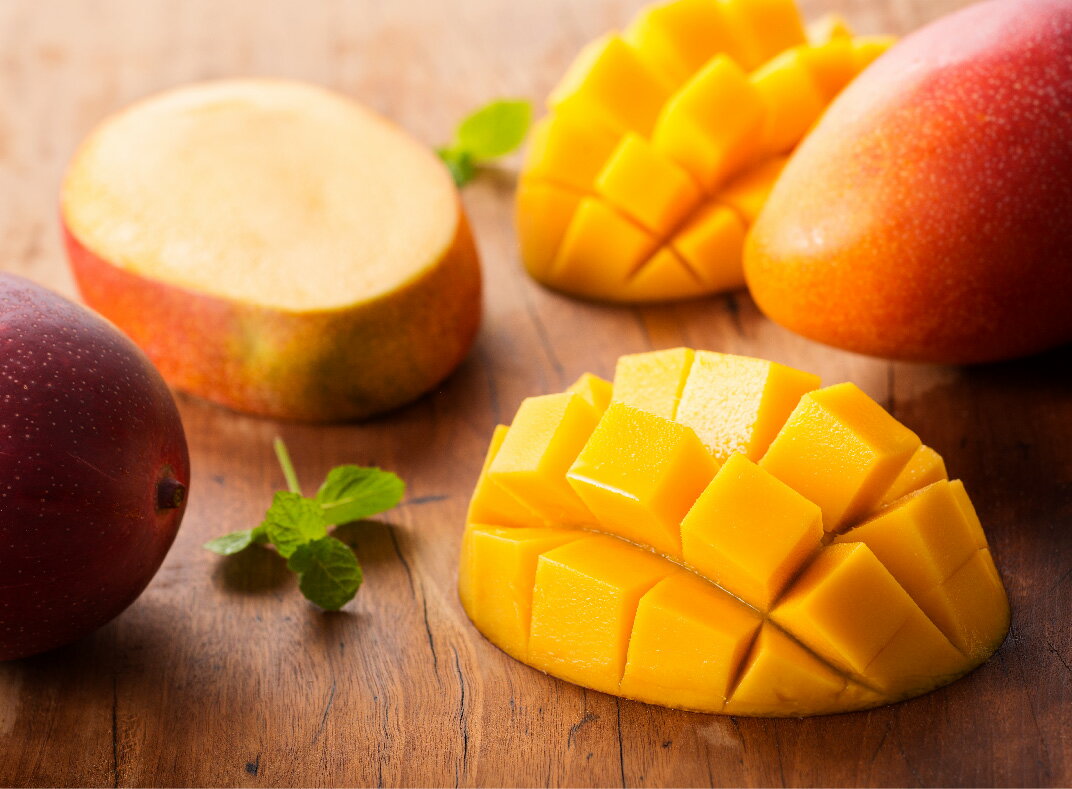 【ふるさと納税】【令和8年発送】宮崎県産完熟マンゴー「果実の宝石」　4L×1玉 - 果物 フルーツ マンゴー 宮崎県産 みやざきマンゴー 先行予約 数量限定 期間限定 送料無料 C03705 サムネイル3