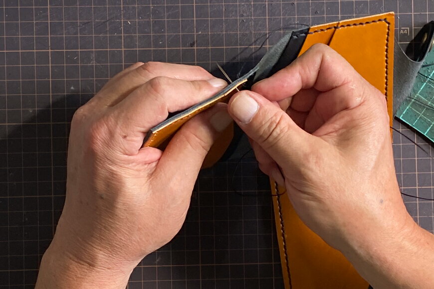 【ふるさと納税】 キーホルダー 革 アントラーキーホルダー タグタイプ 1個 [CHOUETTE BOIS 宮崎県 美郷町 31bo0004] レザー タグ サムネイル3