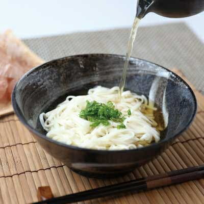 だしの旨味を堪能 「枕崎本枯れ だしうどん」 6セット かつお節 かつ市 A6-105【配送不可地域：離島】【1166432】