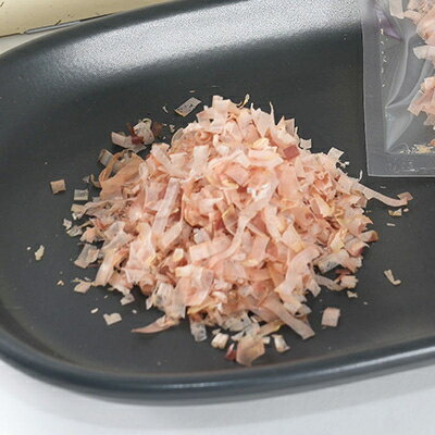 【ふるさと納税】枕崎　鰹節【伝承工房・鰹家】本枯節1gパック箱入 (1g×20枚入)×3箱 ギフト A3-334【配送不可地域：離島】【1512277】 サムネイル2