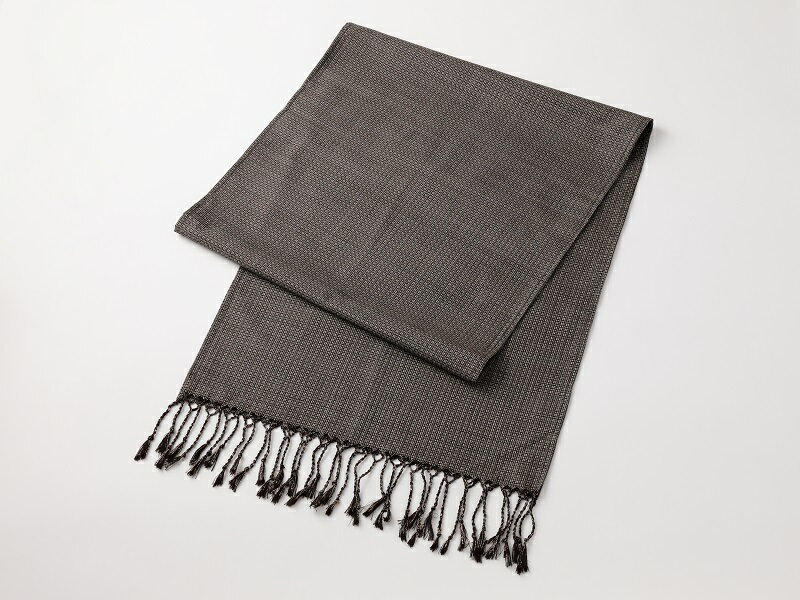 【ふるさと納税】ショール 有馬柄 大島紬 シック おしゃれ レディース メンズ 前田織物 つむぎ 絹100% 肌触り 高級感 保温性 保湿性 オールシーズン 手洗い可 ファッション 和装小物 プレゼント 贈答 奄美大島 鹿児島 送料無料 サムネイル3