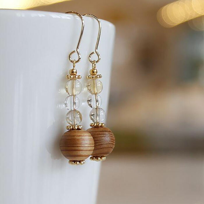 【ふるさと納税】屋久杉×4月誕生石　樹脂イヤリング サムネイル3