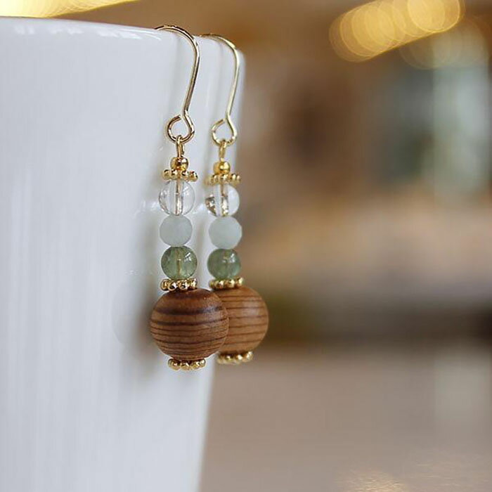 【ふるさと納税】屋久杉×5月誕生石　樹脂イヤリング サムネイル3