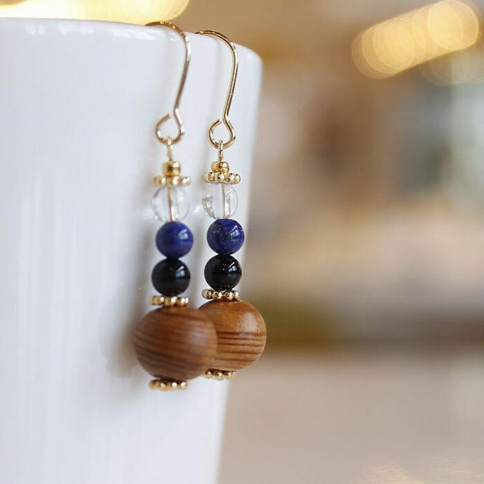 【ふるさと納税】屋久杉×9月誕生石　樹脂イヤリング サムネイル3