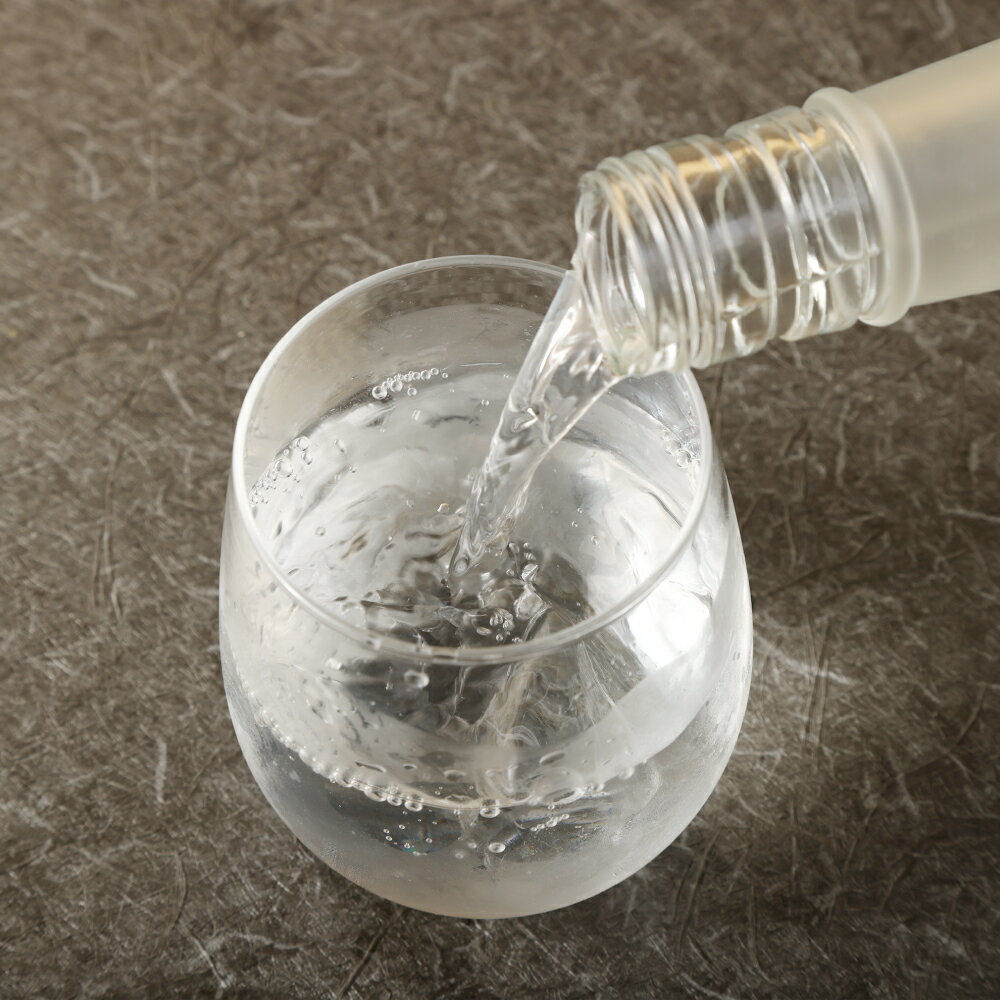 【ふるさと納税】徳之島 黒糖焼酎 奄美フロスティ 瓶 720ml 2本セット 25度 お酒 アルコール 黒糖 米麹 徳之島 鹿児島県 国産 送料無料 AG-125-N サムネイル3