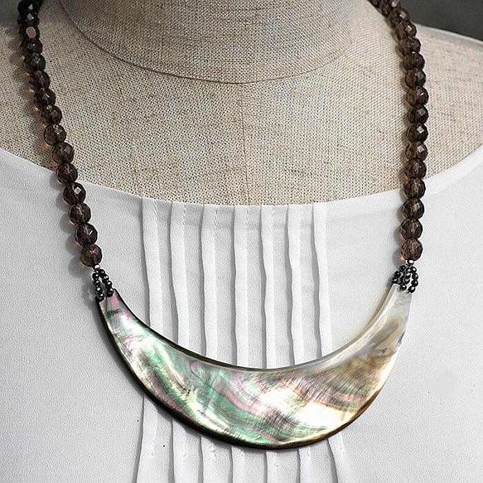 【ふるさと納税】黒蝶貝を素材にした「ネックレス」貝工房かざはな【NN-10】 | 雑貨 日用品 伝統工芸品 アクセサリー 貝アクセサリー シルバー ネックレス 黒蝶貝 クォーツ 黒水晶 人気 贈答 ギフト プレゼント お祝い 送料無料 お取り寄せ ヨロン 与論島 与論 鹿児島 サムネイル2