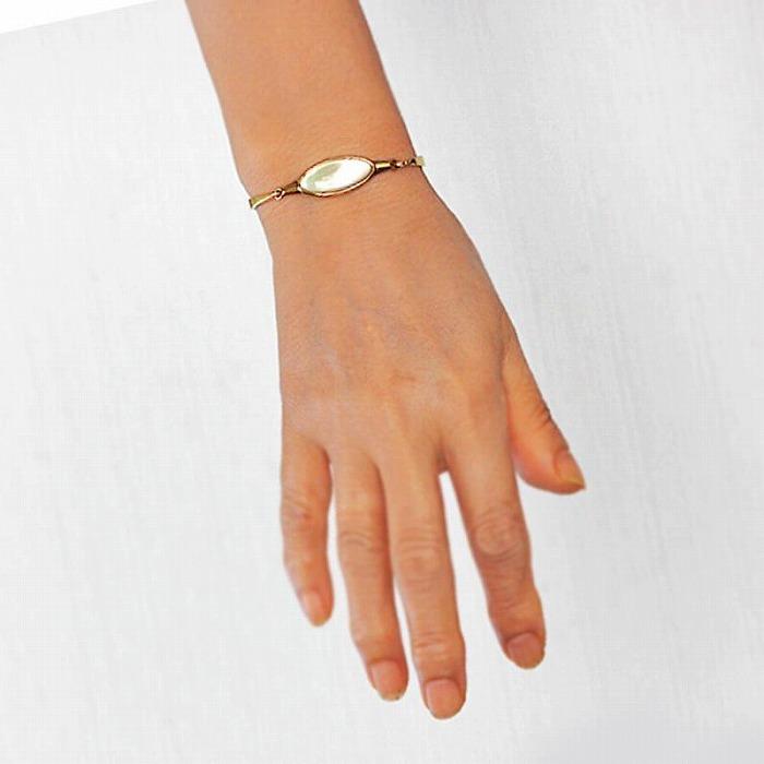 【ふるさと納税】夜光貝を素材にした「シルバーバングル」貝工房かざはな【UC-2】 | 雑貨 日用品 伝統工芸品 アクセサリー 貝アクセサリー バングル シルバー 夜光貝 人気 贈答 ギフト プレゼント お祝い 送料無料 お取り寄せ ヨロン 与論島 与論 鹿児島 サムネイル3