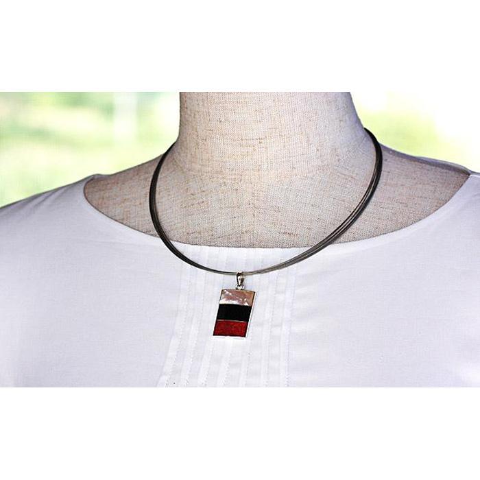 【ふるさと納税】白蝶貝とオニキス、ローズコーラルを素材にした「コードペンダント」貝工房かざはな[NC-7] サムネイル3