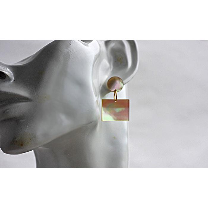 【ふるさと納税】夜光貝を素材にした「ピアス」＜EPDH-2＞【貝工房かざはな】 サムネイル3