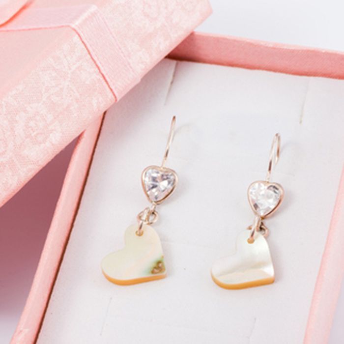 【ふるさと納税】悠ヶ風の夜光貝 ＜ シルバーハートピアス ＞ | 沖縄 那覇市 ファッション アクセサリー ピアス シルバー 夜光貝 手作り サムネイル3