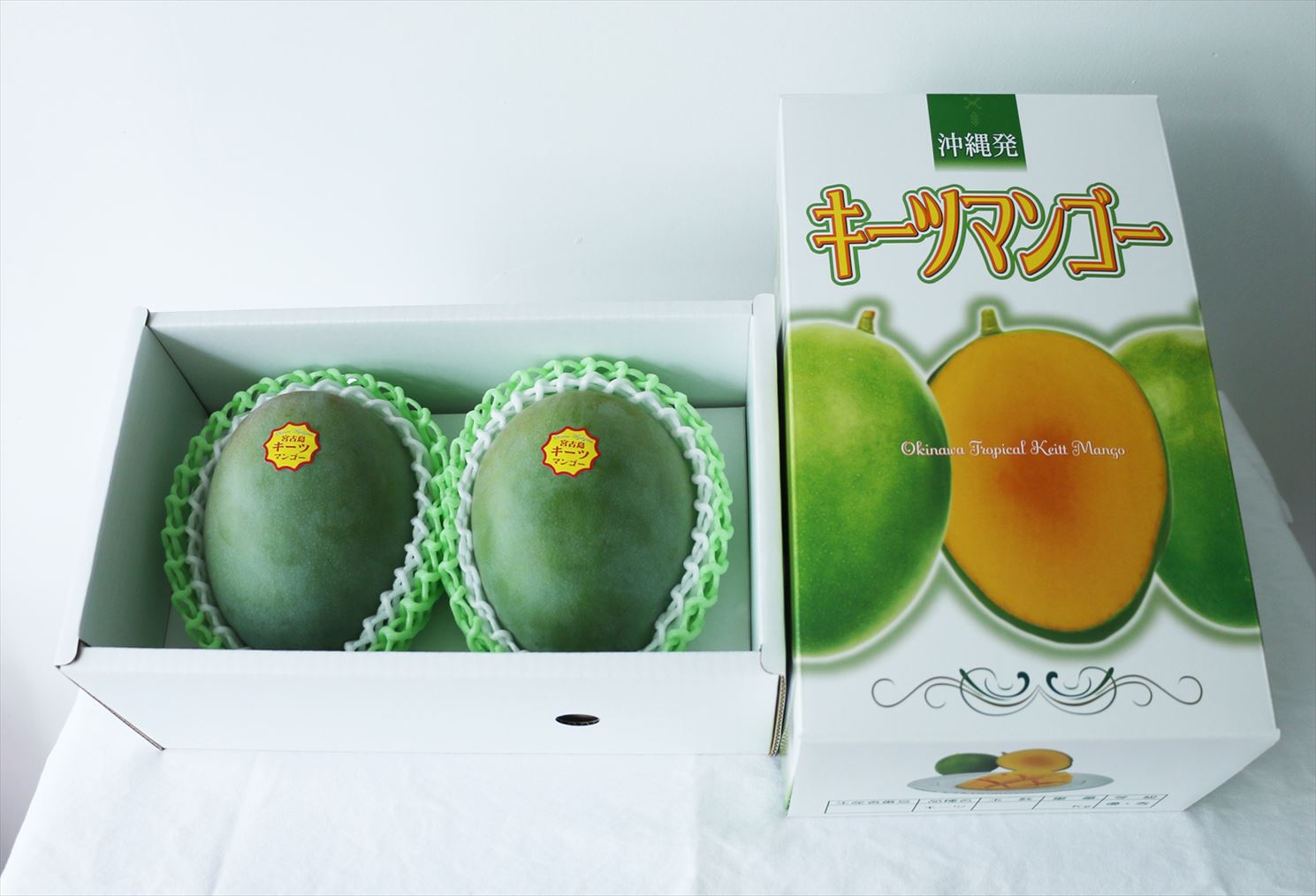 【ふるさと納税】《先行予約》沖縄県宮古島産 減農薬栽培 キーツマンゴー甘濃（かんのう）2玉【琉球マルシェ】 | 数量限定 キーツマンゴー 果物 フルーツ 名産 特産 名産品 ご当地 人気 ギフト プレゼント おすすめ 取り寄せ お取り寄せ 送料無料 沖縄 宮古島 南国 サムネイル3