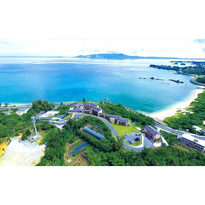 【ふるさと納税】海の旅亭おきなわ名嘉真荘 ご利用券（1泊2食付） 2名～3名 モダンルーム サムネイル2