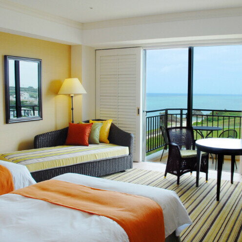 【ふるさと納税】＜ホテル日航アリビラ＞1泊2日／朝食付きペア宿泊券（スーペリアツイン／禁煙） ☆ 人気のホテル リゾートホテル 沖縄 読谷村 青い海 サンセットビーチ 青い海 - 画像3