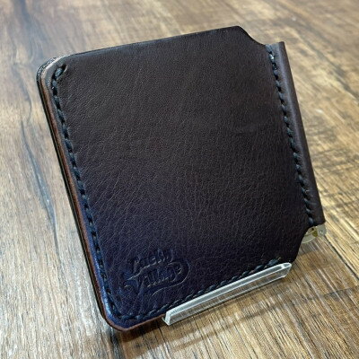 イタリアンレザー製マネークリップ 職人手作りの本革財布・プレゼントにも最適 ダークブラウン 焦茶【1680646】