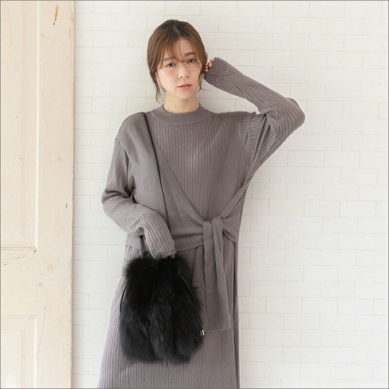 コロンとしたフォルムが魅力!フォックス巾着バッグ