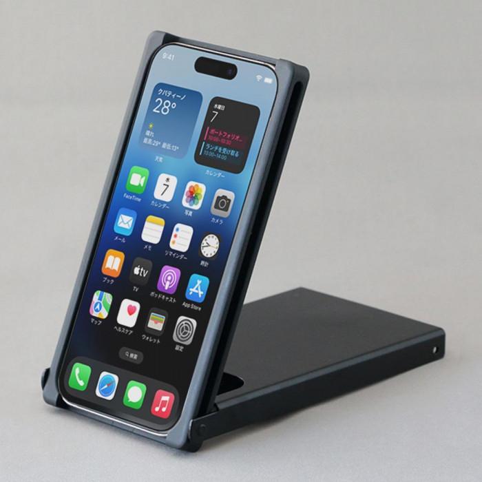 Trick Cover for iPhone15Pro アルミ【黒色】 | ヌンチャク型 スマートフォンケース アルミ スマホケース スマホ スタンド 携帯 カバー アイフォン トリックカバー 雑貨 日用品 人気 おすすめ 送料無料